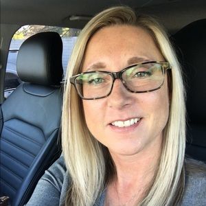 Meet your Posher, Lisa